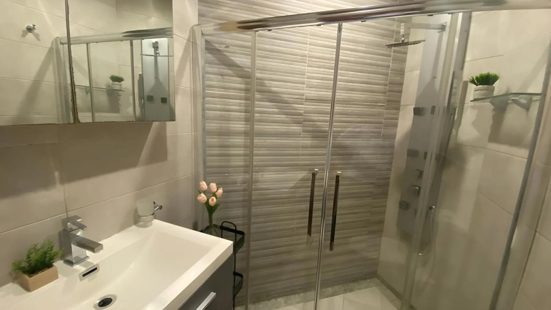 Spacious 3-Bedroom Apartment Near Spinola By Gen X Saint Julian's