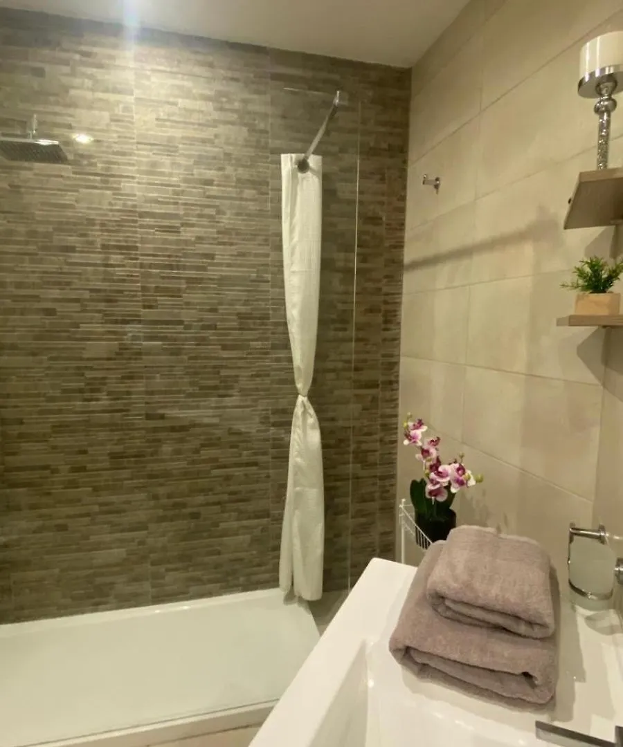 Spacious 3-Bedroom Apartment Near Spinola By Gen X Saint Julian's