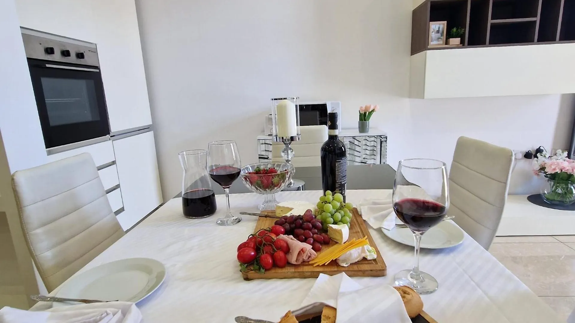 Spacious 3-Bedroom Apartment Near Spinola By Gen X Saint Julian's