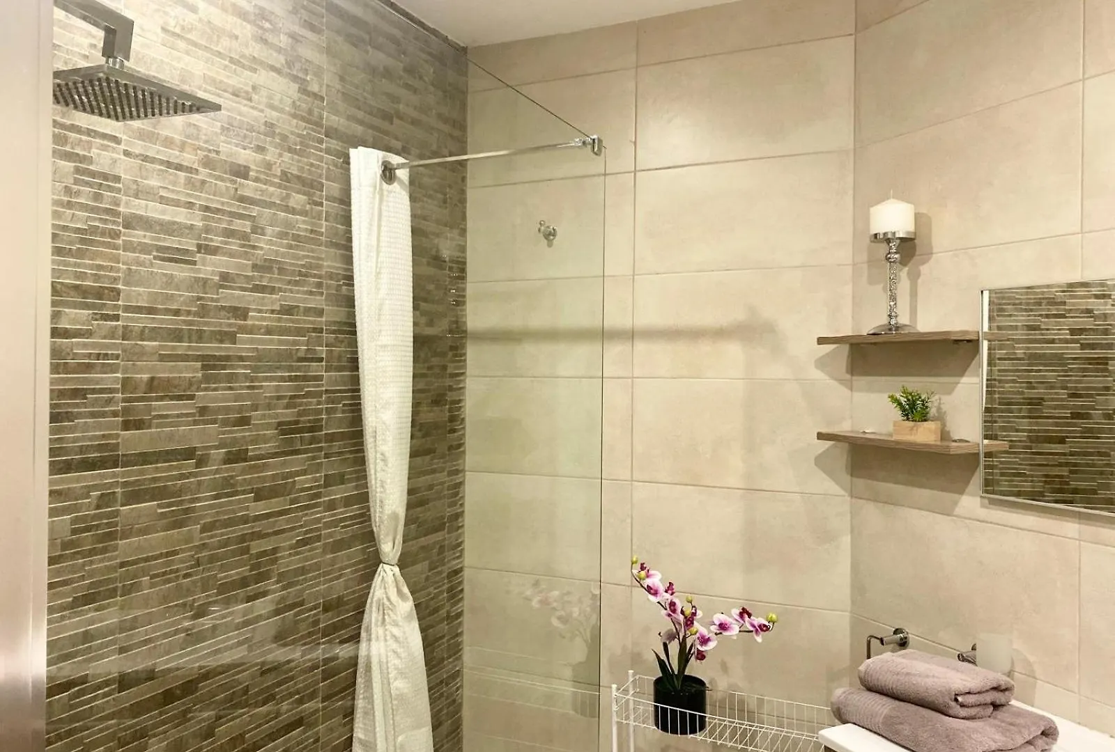 Spacious 3-Bedroom Apartment Near Spinola By Gen X Saint Julian's