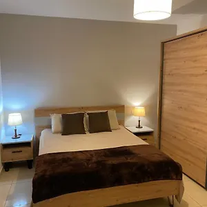 Appartamento Spinola Bay - Beatiful 3-double Bed Near In Prime Location, San Giuliano